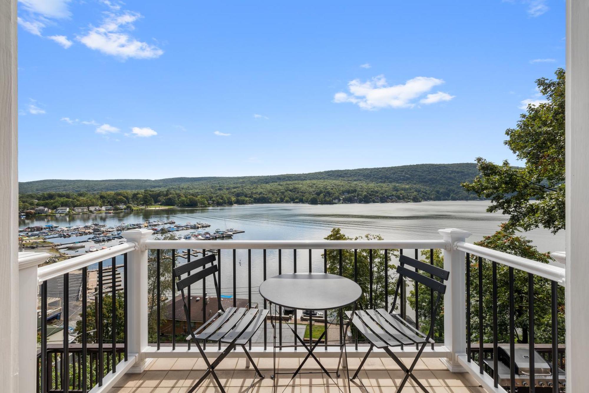 Lakeview House - Hot Tub - Firepit - Stunning Views - Spacious Deck - Cozy Living Room - Bar Greenwood Lake Eksteriør bilde