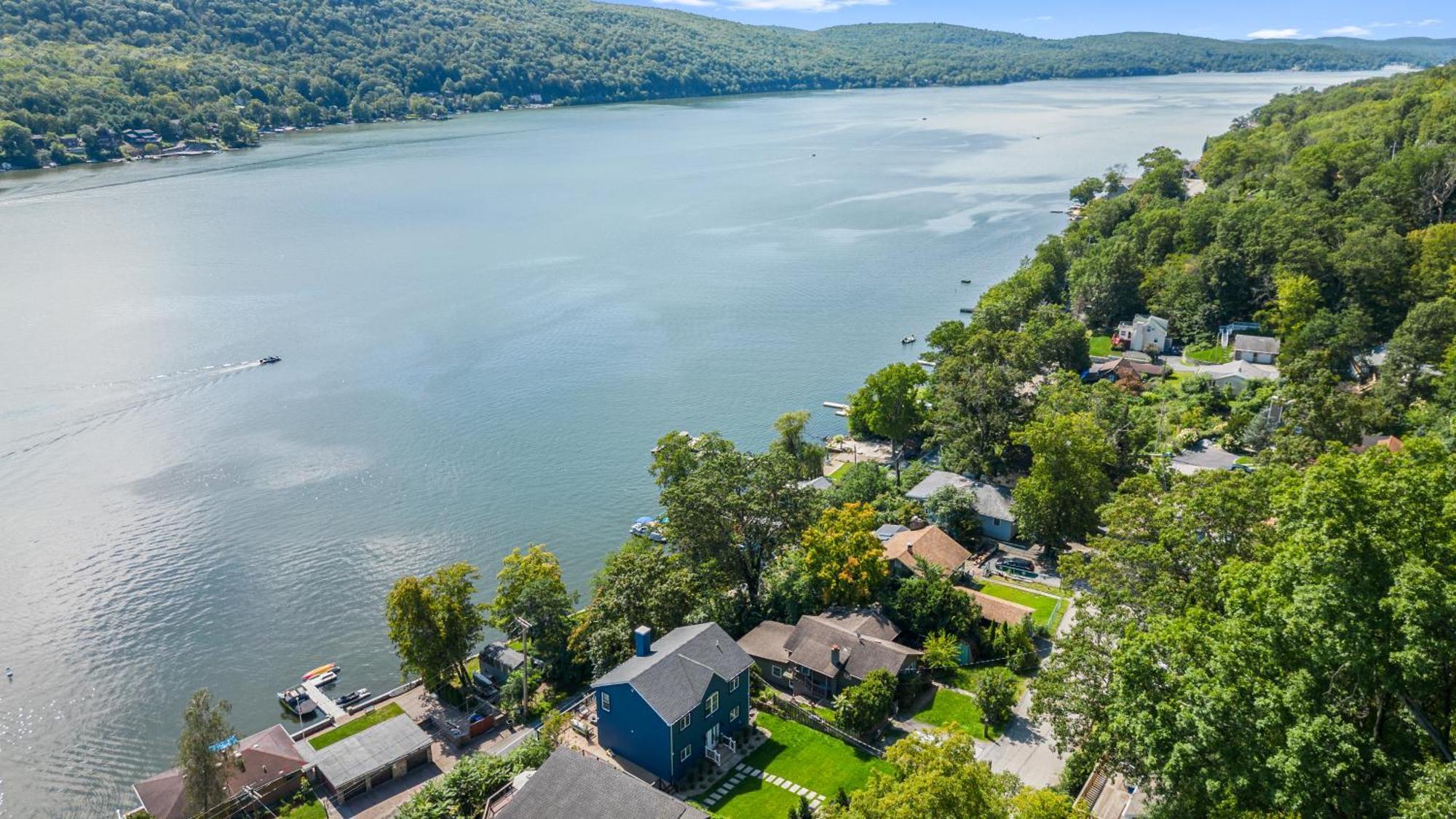 Lakeview House - Hot Tub - Firepit - Stunning Views - Spacious Deck - Cozy Living Room - Bar Greenwood Lake Eksteriør bilde